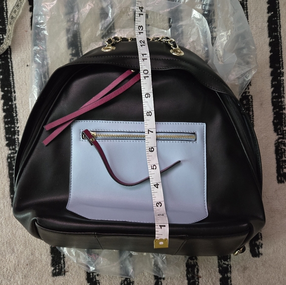 If you are looking for a perfect backpack... - Picture 4 of 5